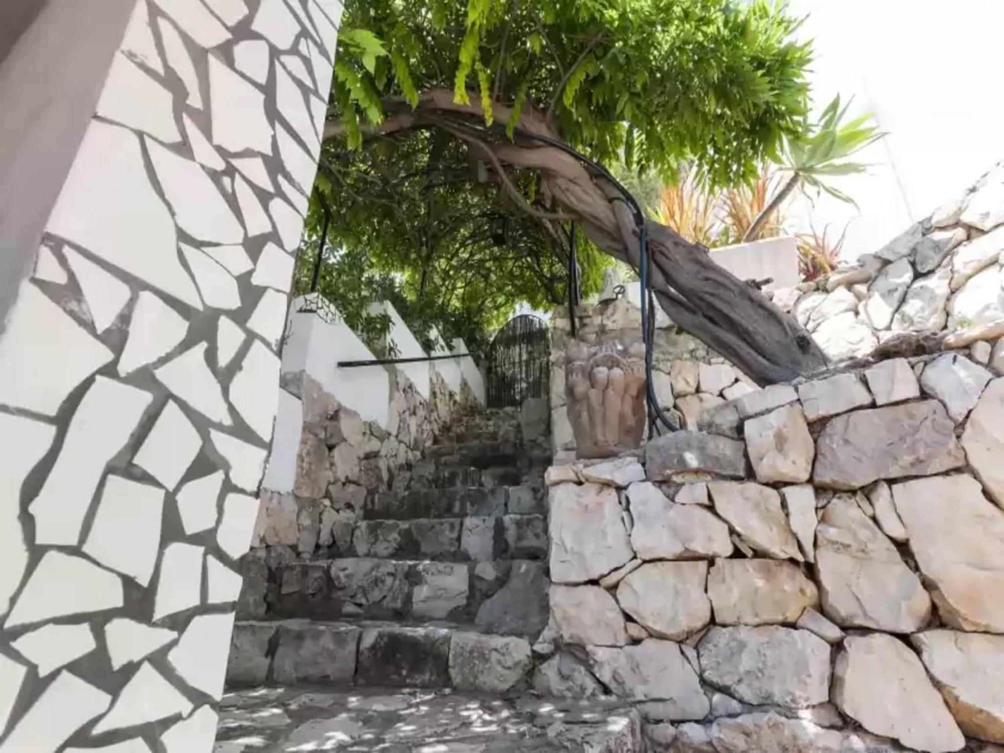 Villa With Private Pool In Ador Екстериор снимка