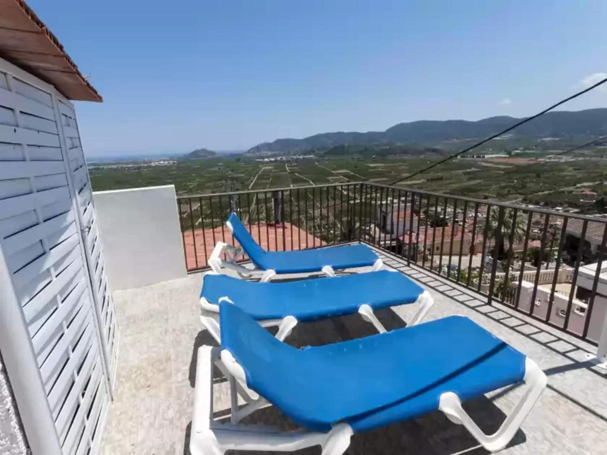 Villa With Private Pool In Ador Екстериор снимка